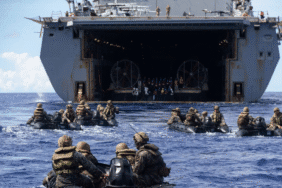 ABD amfibi hücum gemisi ve deniz piyadeleri İran sınırına ilerliyor