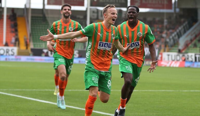 Alanyaspor galibiyet hasretini farklı sonlandırdı!