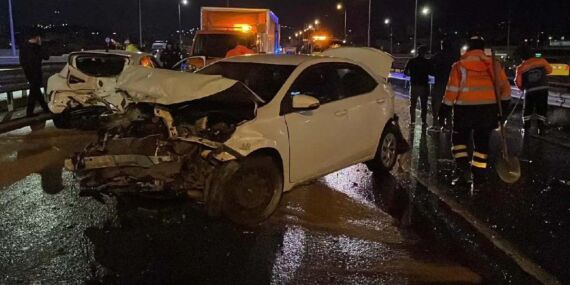 Ataşehir’de zincirleme kaza: Yaralılar var!