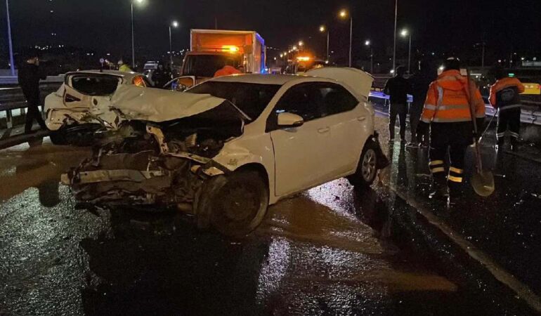 Ataşehir’de zincirleme kaza Yaralılar var!