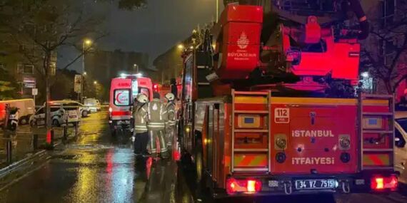 Beşiktaş’ta 4 katlı binada korkutan yangın!