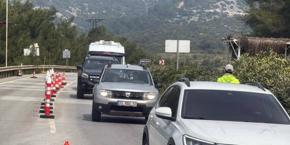 Bodrum’da bayram yoğunluğu: Son 24 saatte 25 bin araç giriş yaptı