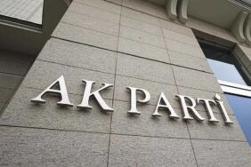 Çıldır İlçe Başkanı partisinden istifa edip AKP'ye geçti!1