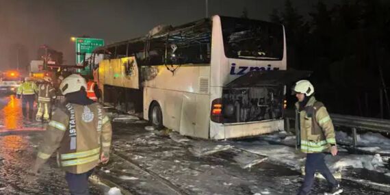 Esenler’de korkutan yangın: Yolcu otobüsü küle döndü!