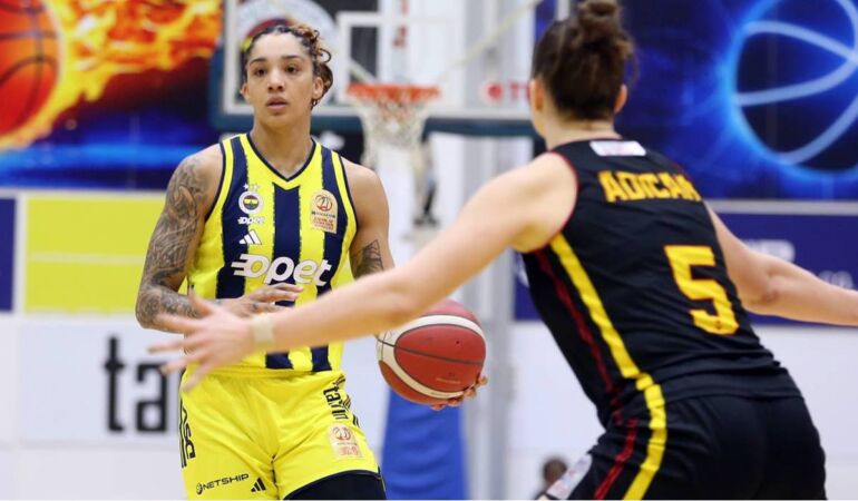 Fenerbahçe Opet, Kadınlar Basketbol Süper Ligi’nde yarı finalde!