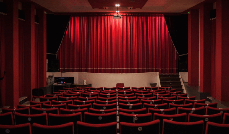 İBB, 27 Mart Dünya Tiyatro Günü'nde 26 mekanda 26 oyun sahneleyecek