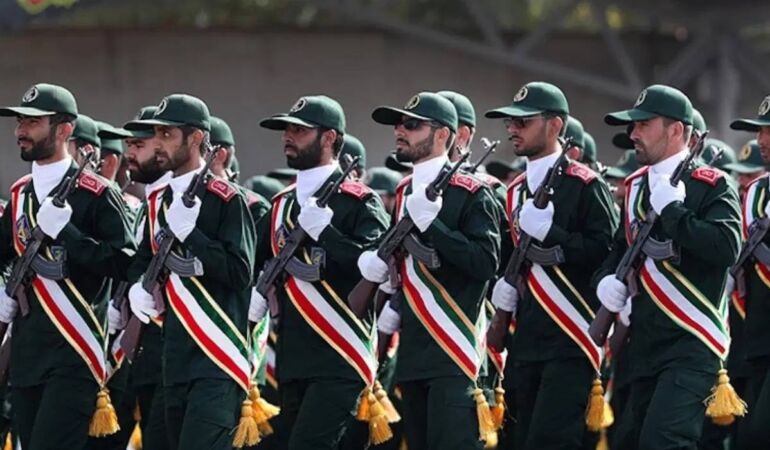 İran Devrim Muhafızları Ordusu 'Tarihteki en yıkıcı taarruz operasyonu başlatılacak'