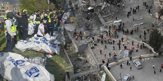 İran füzeleri İsrail’i vurdu: Ölü ve yaralılar var!