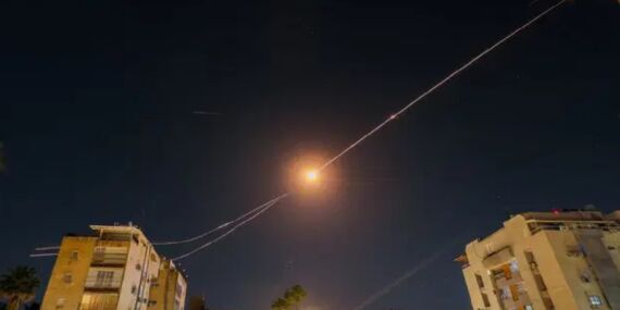 İsrail’de alarm: İran’dan ateşlenen füzeler engellendi!