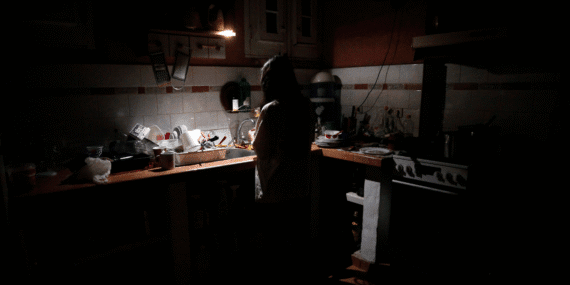 Kriz Küba’yı sarstı: Günlük hayat durma noktasına geldi