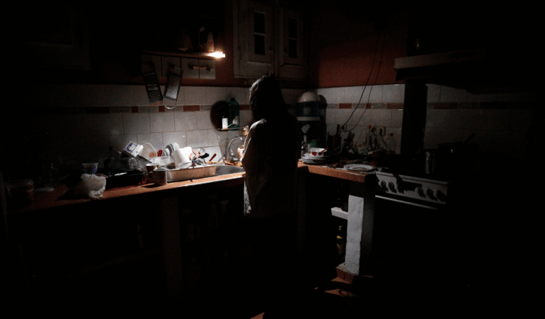 Kriz Küba’yı sarstı Günlük hayat durma noktasına geldi