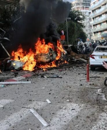 Orta Doğu gerilimi tırmanıyor İran’dan İsrail’e füze saldırısı