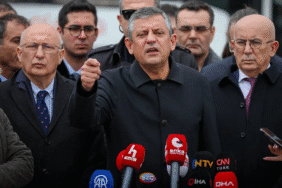 Özel’den önemli ziyaret Tanju Özcan ve İsmail Arı ile görüşmesini açıkladı