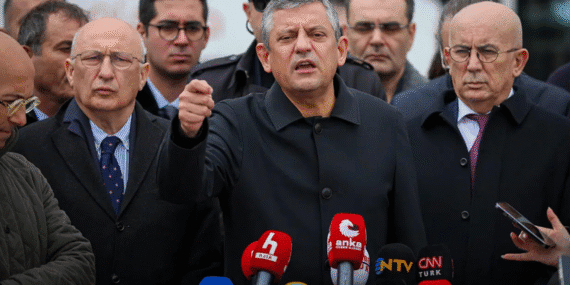 Özel’den önemli ziyaret: Tanju Özcan ve İsmail Arı ile görüşmesini açıkladı