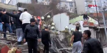 Son Dakika... İstanbul Fatihte bina çöktü!