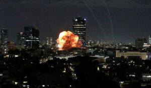 Tahran semalarında hareketlilik Hava savunma sistemleri çalıştı!