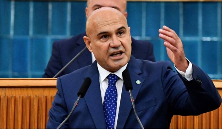İYİ Partili Çömez’den dikkat çeken paylaşım: AKP binasında emekliye harçlık mı dağıtıldı?