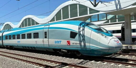 Kocaeli’de Yüksek Hızlı Tren’in çarptığı yaya hayatını kaybetti