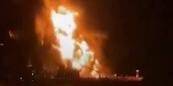Basra Limanı yakınlarında 2 petrol tankerine saldırı!