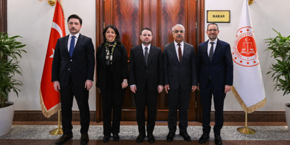 DEM Parti İmralı Heyeti, Adalet Bakanı Akın Gürlek’i ziyaret etti: ‘Kendisinden büyük bir beklenti içerisindeyiz’