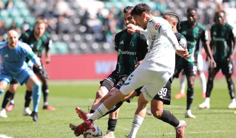 Konyaspor’dan Kocaelispor deplasmanında nefes kesen geri dönüş!