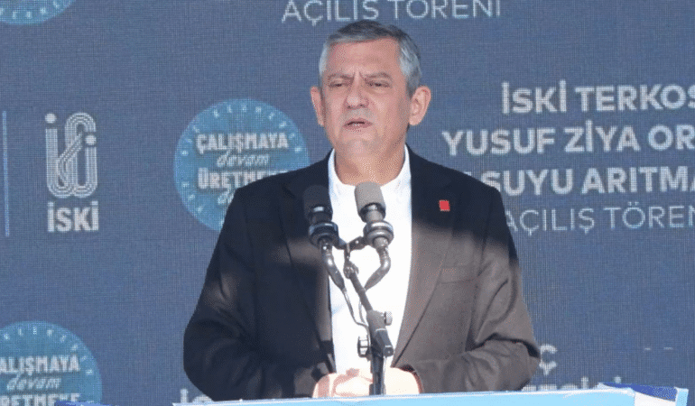 Özgür Özel iftar programında konuştu: ‘Rumeli ve Balkan göçmenleri kuruluş harcının çimentosudur’