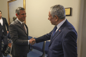 özgür özel ve bülent arınç