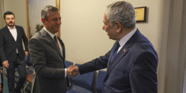 özgür özel ve bülent arınç