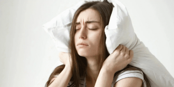 B12 eksikliği ciddi sağlık sorunlarına yol açabilir: Ciltte sarı ton ve karıncalanmaya dikkat