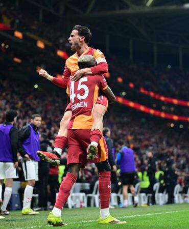 yunus akgün victor osimhen