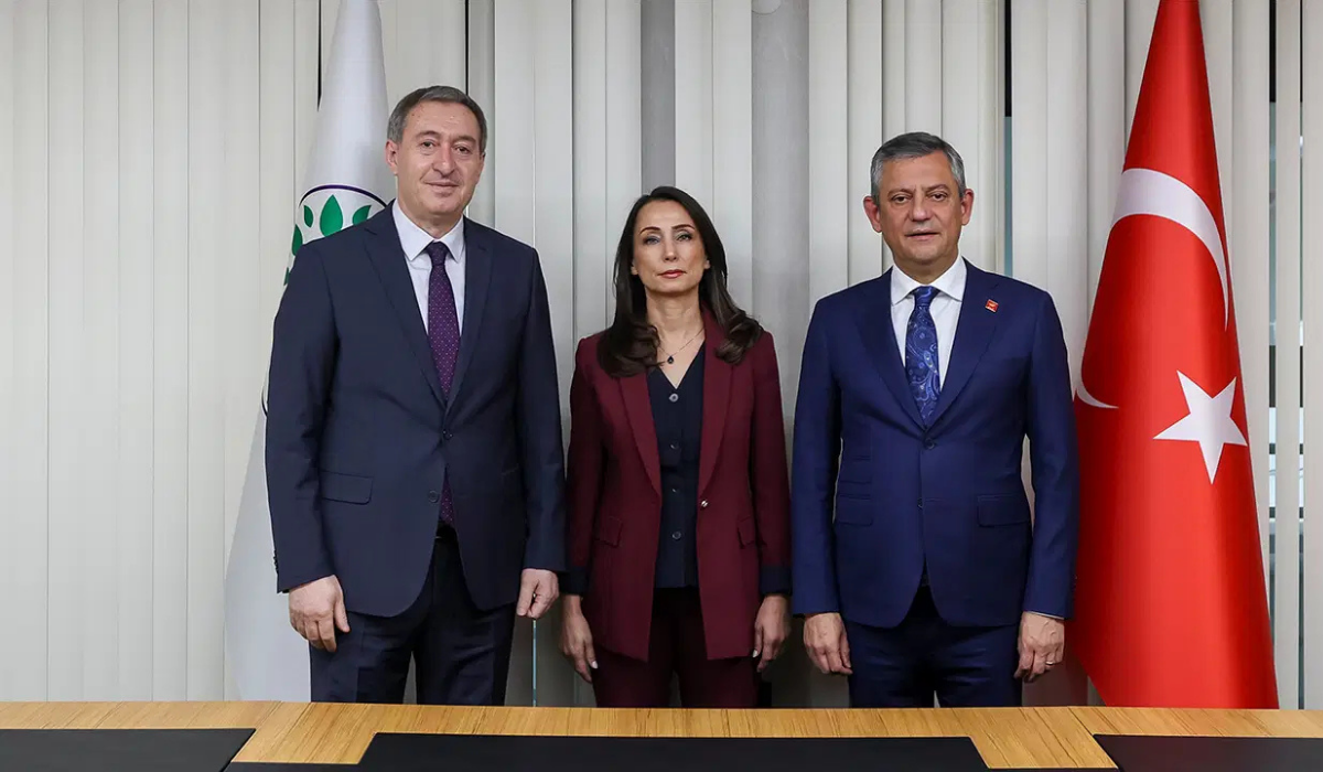 ‘Ara seçim’ gündemiyle temaslar başladı Özgür Özel’den DEM Parti’ye ziyaret