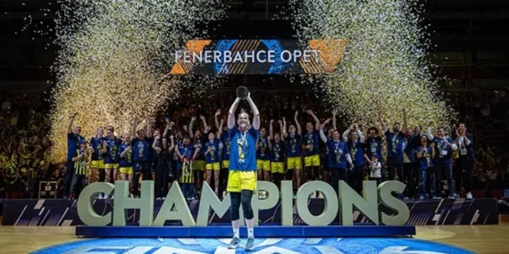Fenerbahçe Opet tarih yazdı! Türk derbisinde Galatasaray Çağdaş Faktoring’i devirip EuroLeague Women şampiyonu oldu