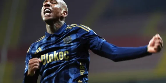 Talisca’dan net mesaj: “Fenerbahçe’de kalıyorum”