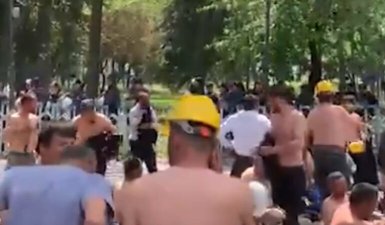 Ankara’da gergin anlar: Maden işçilerine yürüyüş sırasında polis engeli