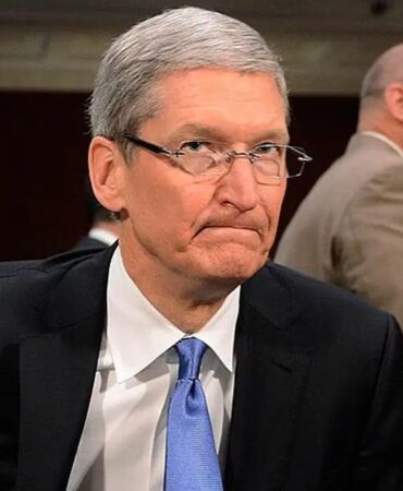 Apple'ın CEO'su Tim Cook görevden ayrılacak