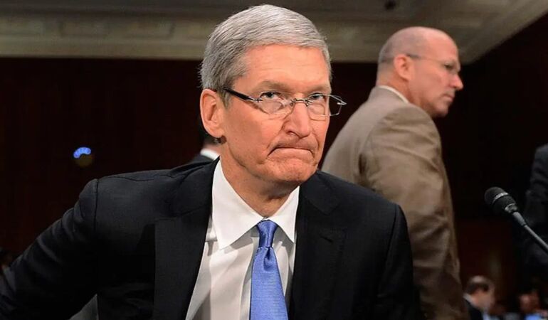 Apple'ın CEO'su Tim Cook görevden ayrılacak