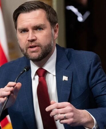 Ateşkes sonrası JD Vance 'İranlılar iyi niyetle bizimle çalışmaya istekliyse bir anlaşmaya varabiliriz'