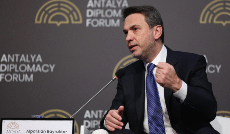Bakan Bayraktar’tan Doruk Madencilik yorumu: ‘Ruhsatı iptal etmek işçiye fayda sağlar mı?