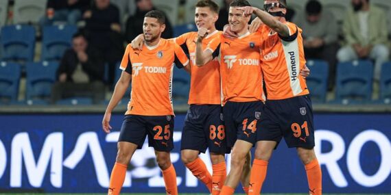 RAMS Başakşehir sahasında gol oldu yağdı!