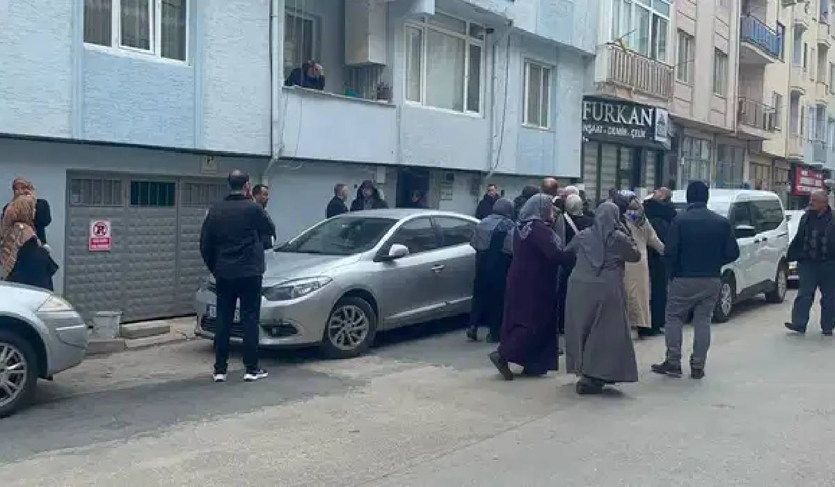 Bursa’da kadın cinayeti Evinde boğazı kesilmiş halde bulundu