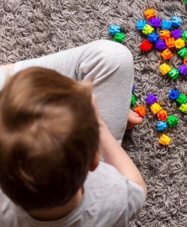 Çocuklarda konuşma gecikmesi ve iletişim sorunları otizmle ilişkili olabilir