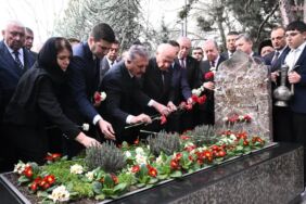 Devlet Bahçeli, Alparslan Türkeş'in kabrini ziyaret etti