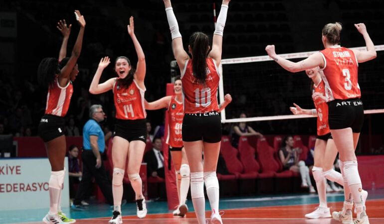 Eczacıbaşı, CEV Şampiyonlar Ligi biletini kaptı!