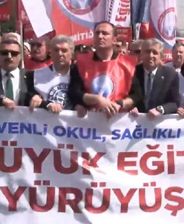 Eğitimciler MEB’e yürümek istedi, polis engelledi 'Öğretmen düşmanı Yusuf Tekin istifa'