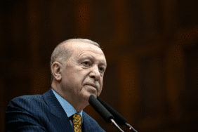 Erdoğan grup kürsüsünde İsrail'e yanıt verdi 'Hiçbir güç Türkiye'ye ve Türkiye Cumhurbaşkanı'na parmak sallayamaz'