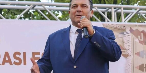 Tutuklanan CHP’li Eşme Belediye Başkanı Yılmaz Tozan görevden uzaklaştırıldı