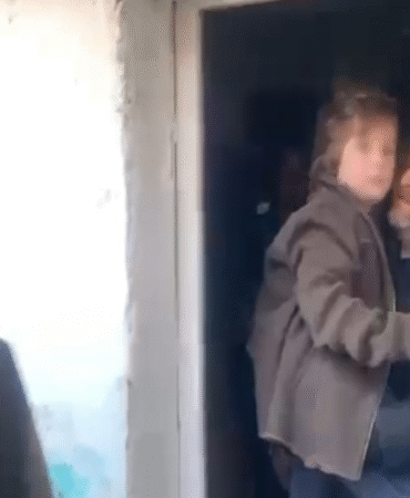 Harabe evde 7 yıl alıkonulan Nazar için yeni bir hayat İlkokula başladı, Almanya'ya gidecek