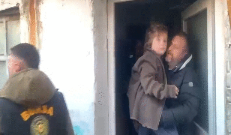Harabe evde 7 yıl alıkonulan Nazar için yeni bir hayat: İlkokula başladı, Almanya’ya gidecek