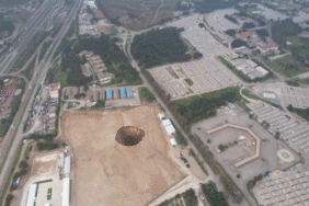 Hatay’da dev obruk tehlikesi Derinlik 9 gün içinde 60 metreyi buldu
