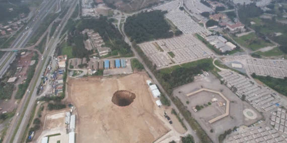 Hatay’da dev obruk tehlikesi: Derinlik 9 gün içinde 60 metreyi buldu